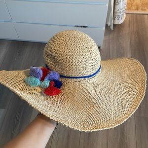 TIGERLILY LARGE POM POM SUN SUMMER HAT NEW
